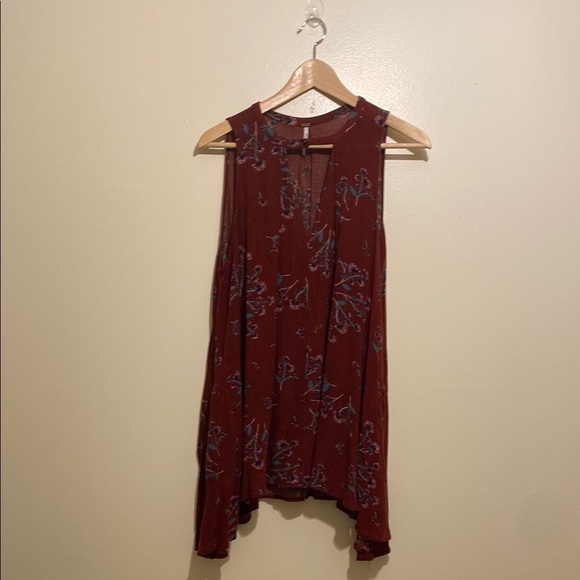 Free People Burgundy Floral Tunic Top with pocket. Size Xs - Picture 3 of 7
